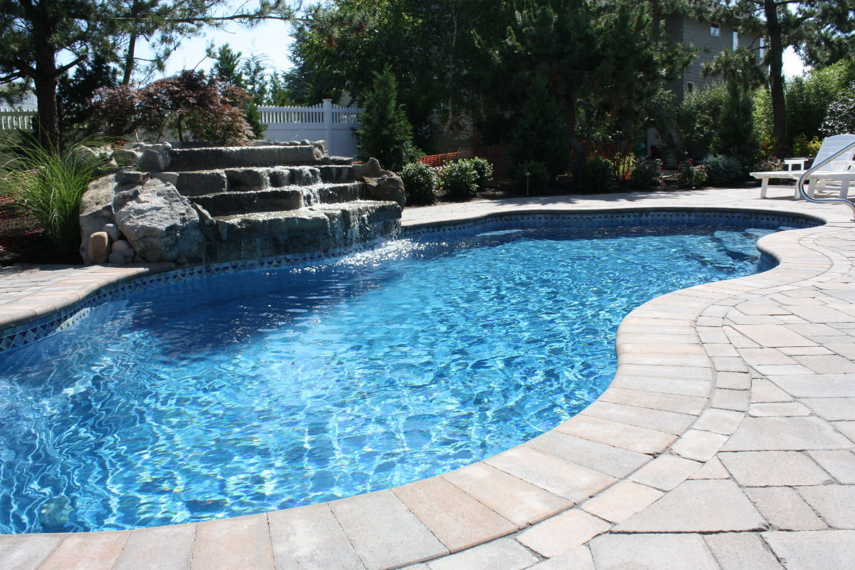 6 Benefits of a Backyard Swimming Pool on LBI